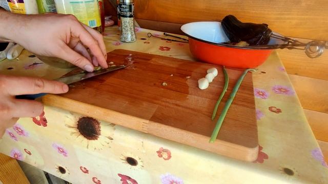 ЗАКУСКА ИЗ БАКЛАЖАНА, НА КОСТРЕ! смотреть онлайн