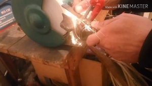 Простое приспособление для заточки стамески .