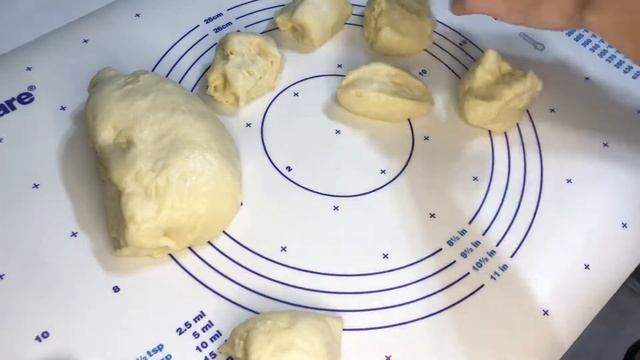 Айраннан тәтті бөлкелер?ПРОСТО ТАЕТ ВО РТУ!БУЛОЧКИ НА КЕФИРЕ/ВКУСНАЯ ВЫПЕЧКА смотреть онлайн