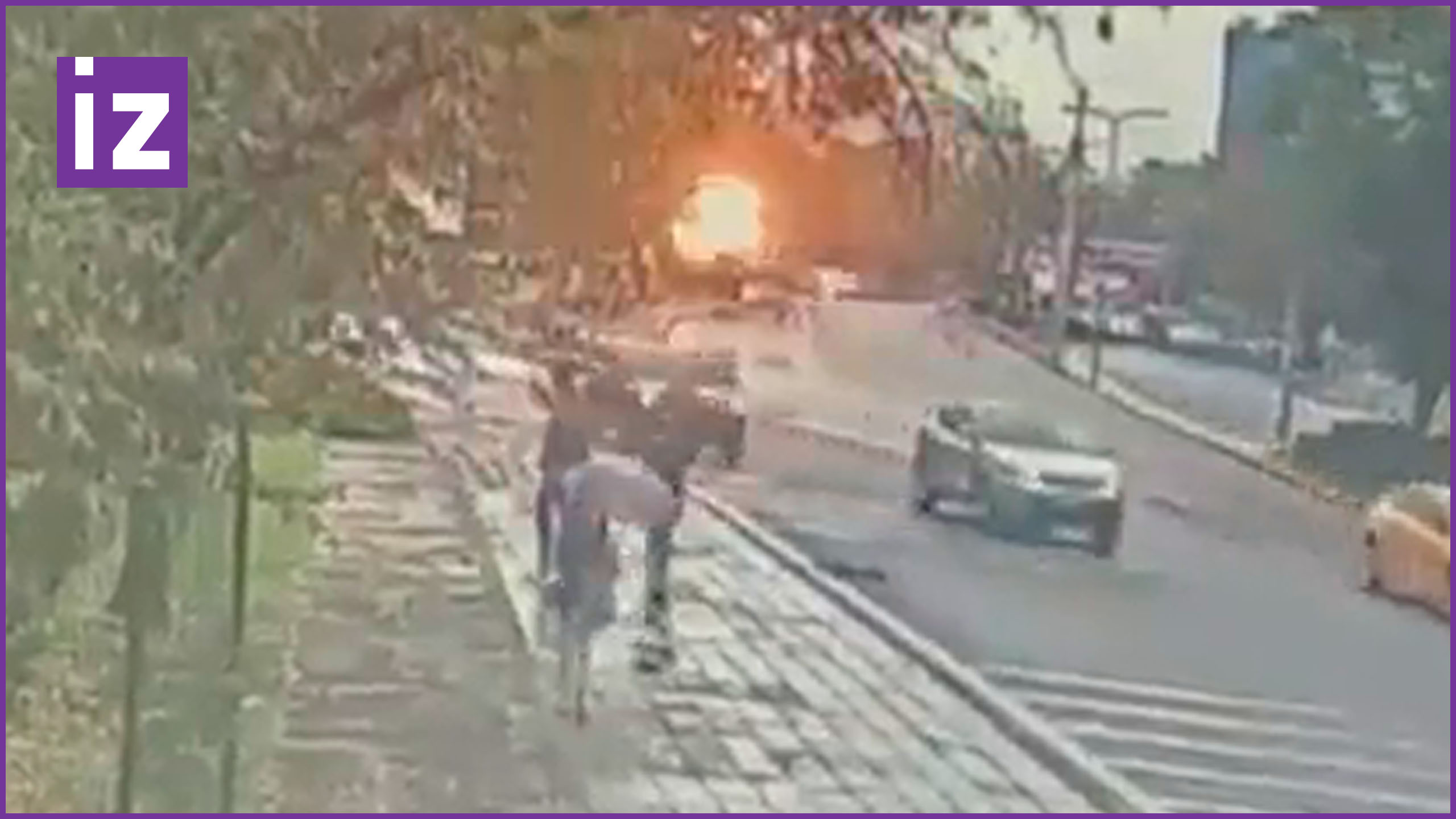 Момент взрыва у здания МВД в Анкаре попал на камеру / Известия