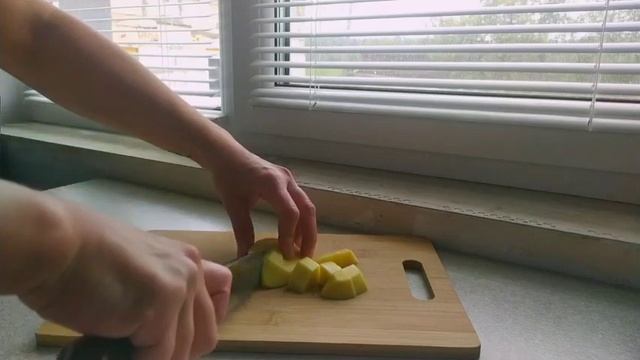 Тушёные шеи индейки с картофелем.