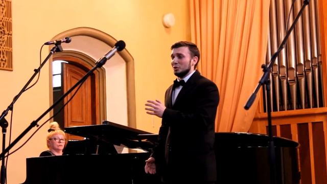 Чорнії брови карії очі смотреть онлайн