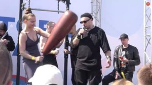 Девушки на зарубах Виктора Блуда.