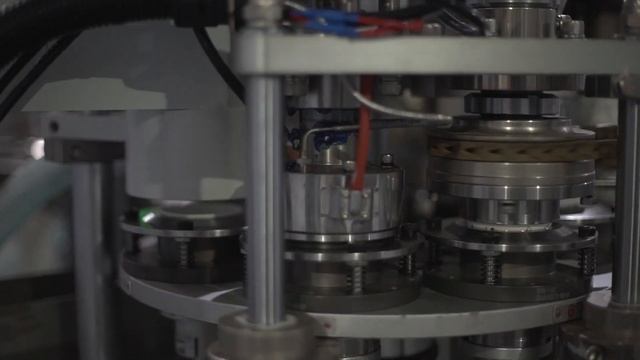 видео тестирования станка для производства бумажных стаканчиков Debao-118S+SY перед отгрузкой