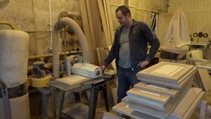 Шлифовка мебельных фасадов .