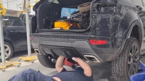 How to remove a 2017 Land Rover Evoque back bumper...
