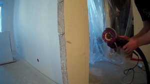 Штробим стены,пол без пыли.Насадка-пылеотвод на болгарку с подключением пылесоса.Режем без пыли