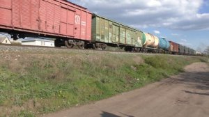 Тепловоз 2ТЭ116-1401 с грузовым поездом