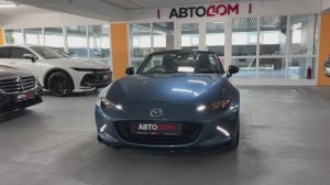 Mazda Roadster синий