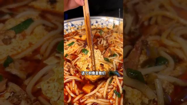 打卡昆明海鮮自助天花板！ 比臉大的帝王蟹肉質鮮嫩，一口吞三隻龍蝦滿嘴爆汁太滿足【樱木花胖】