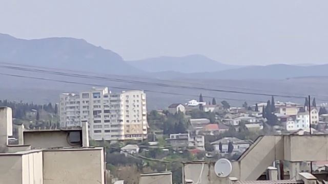 Вертолет летит ниже высотки смотреть онлайн