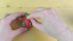 Как слепить Шопкинс Клубничка Кисс из Play Doh