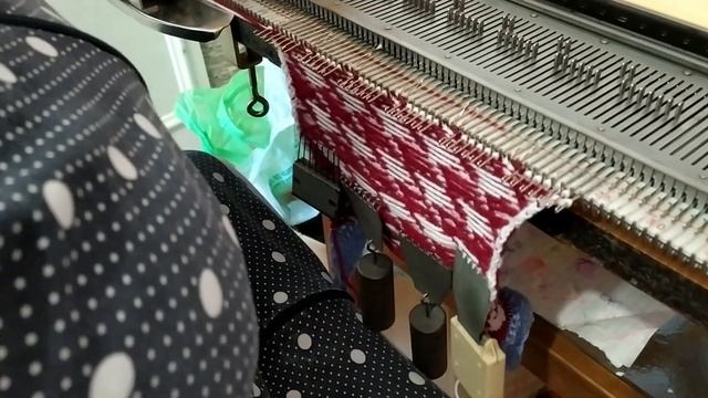 УЗОР ГУСИНЫЕ ЛАПКИ / ПЕРФОКАРТА / МОИ ОШИБКИ / ВЯЗАНИЕ НА МАШИНЕ/