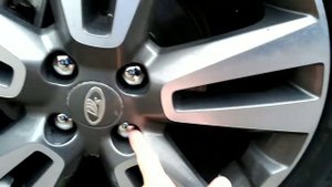 Декоративные хромированные колпачки - заглушки на болты колесных дисков Лады Весты SW