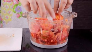 САМЫЙ ПРОСТОЙ РЕЦЕПТ АДЖИКИ БЕЗ ВАРКИ  СЫРАЯ АДЖИКА ИЗ ПОМИДОРОВ / Maria Cooking