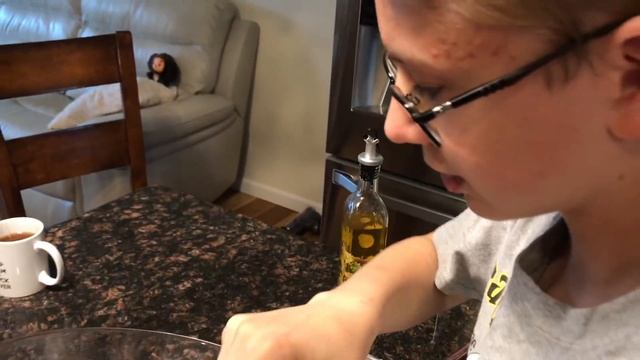 VLOG ?Как выкорчевать сухие туйки?Мастер класс от Саши?Барбариска?Новые гоночные машинки? смотреть онлайн