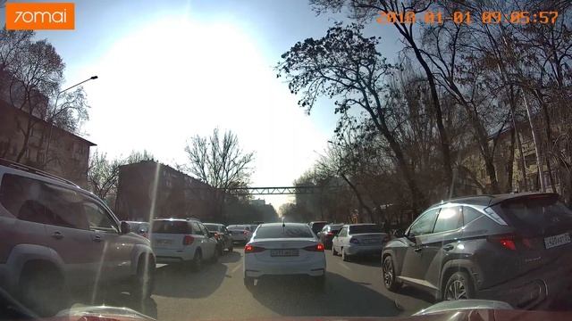 Алматы. Проспект Достык. Март 2023. Казахстан. Kazakhstan. Almaty. The roads. March 2023 смотреть онлайн