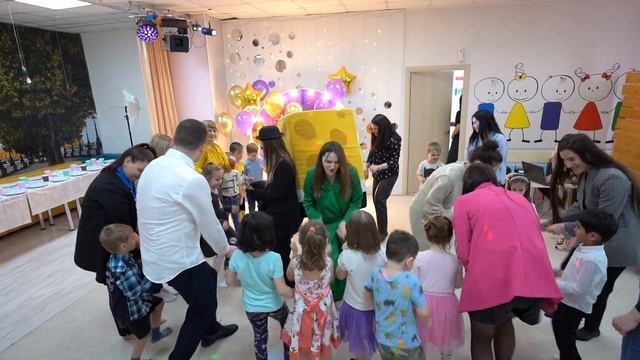 Детский центр Алфавит. День рождение 10 лет! Аниматоры на детский праздник. Ростовые куклы.