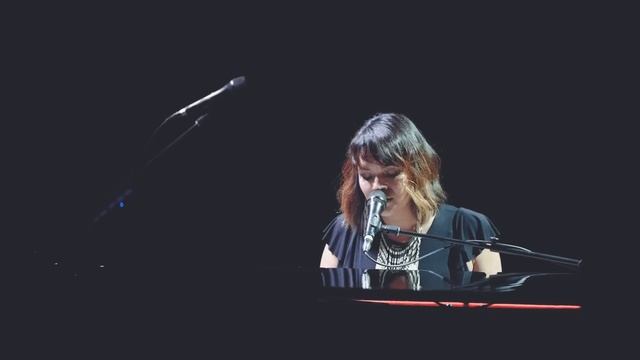 Norah Jones – Black Hole Sun (Detroit Fox Theatre 5.23.17) смотреть онлайн