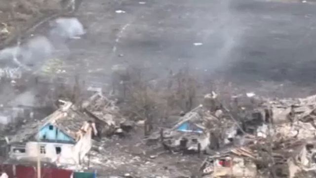 ⚡️Накрытие пешей группы ВСУ огнем АГС-17/30 ВС РФ, сьемка с дрона. смотреть онлайн