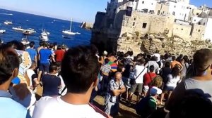 Прыжки в воду со скалы Red Bull Cliff Diving 2015 в Полиньяно а Маре - Апулия - Италия