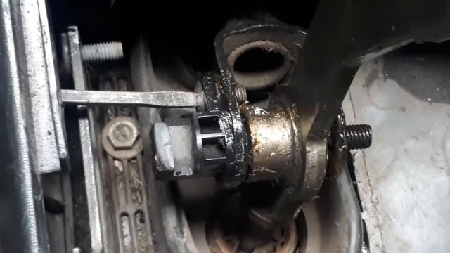 Дребезжит рычаг кпп ваз 21124. Ремонт своими руками смотреть онлайн
