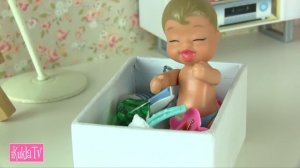 Непутёвые Няни Малыша в Хирургию! Мультики Куклы Барби Про Школу Для Девочек IkuklaTV