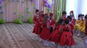 Танец "Божьи коровки". Младшая группа.