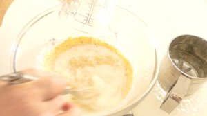 Заливной пирог с яйцом, зелёным луком и сыром в духовке! Ленивый закусочный пирог на скорую руку!!