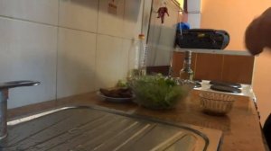 Салат с «Айсбергом» и сухариками