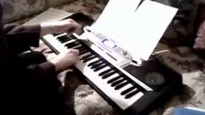 Игра на синтезаторе Bravis KB-760 "Титаник" (одной рукой)