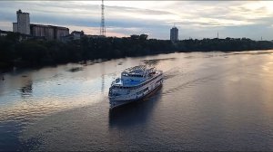 Теплоход "Мамин-Сибиряк" отправляется из Твери. 19.08.2023