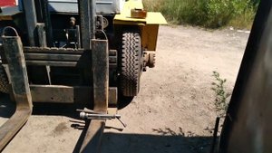 Львовский погрузчик. Подкачка колес со снятием. Протяжка стремянок.