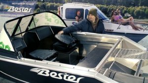 Моторная лодка Бестер-390. Ходовой тент для двухконсольного варианта. Поворотные сиденья.