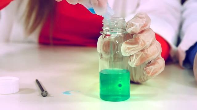 Химические опыты. МОХНАТЫЙ ГВОЗДЬ смотреть онлайн