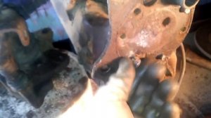 Как выкрутить закисший болт на цапфе авто.