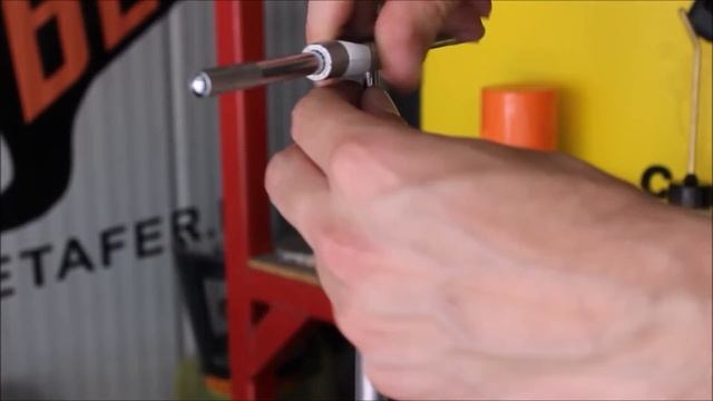 Fresatrice per legno da una smerigliatrice (angle grinder hack) смотреть онлайн