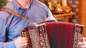 Народный гармонист Алексей Медведев.Гармонь не огонь, а душу греет!!!!