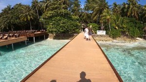 Резорт острава Фихалхохи на Мальдивах встреча туристов
