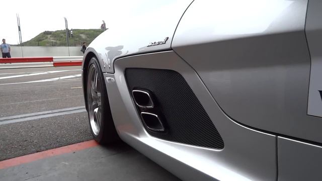 Mclaren Mercedes SLR Stirling Moss & SLR 722 Start Up, Acceleration and Rev's! смотреть онлайн