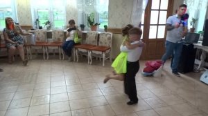 танец на свадьбу,дети