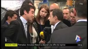 Sarkozy insulte et traite un journaliste de « couillon » !!