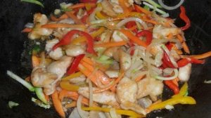 Удон с курицей и грибами