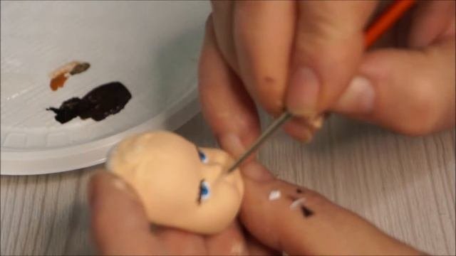 Как раскрасить кукольное личико
