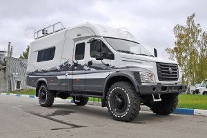 Российский автодом на платформе вездехода СадкоNext