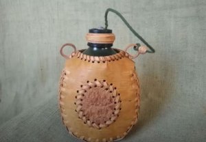 Оплетаем берестой фляжку