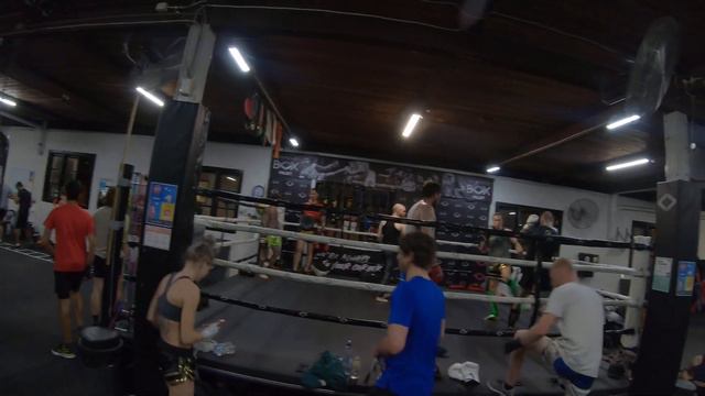 Австралийский спортивный зал. Corporate Box Gym Valley.