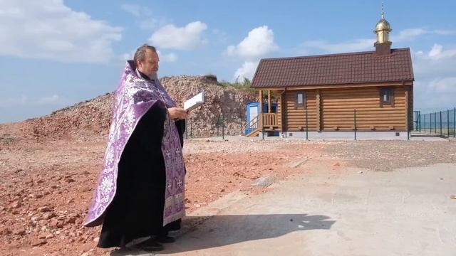 Молебен в праздник Медового Спаса у Поклонного креста на Дрокинской горе смотреть онлайн