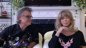 Kurt Russell and Goldie Hawn Talk "The Christmas Chronicles 2" and Santa's Beard