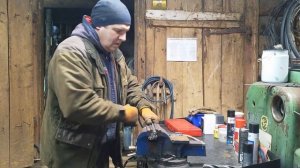 Выкручиваем обломанный болт